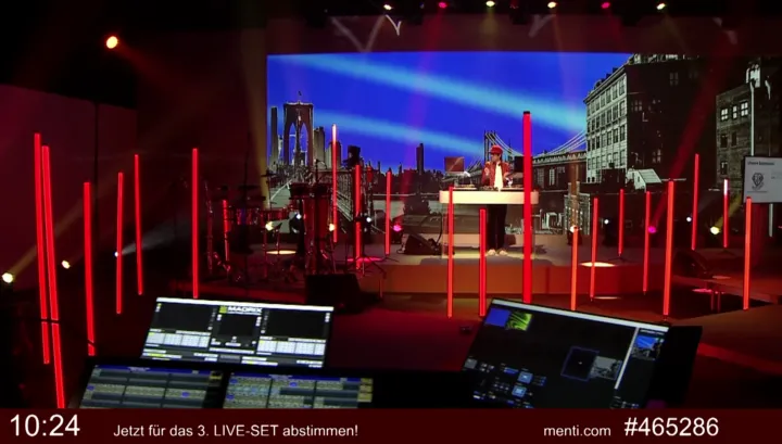 DJ Andre Siddi beim Livestream in der Galerie.